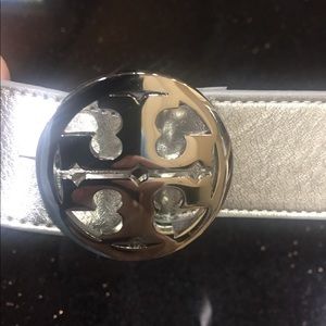Tory Burch 1 1/2” Metallic Silver Logo Belt Sz XS